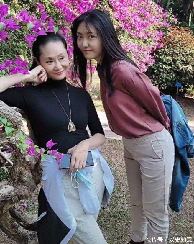 别墅做饭颠勺打蛋样样精通二婚老公年轻帅气人生就是博-尊龙凯时59岁于文华在北京(图5)