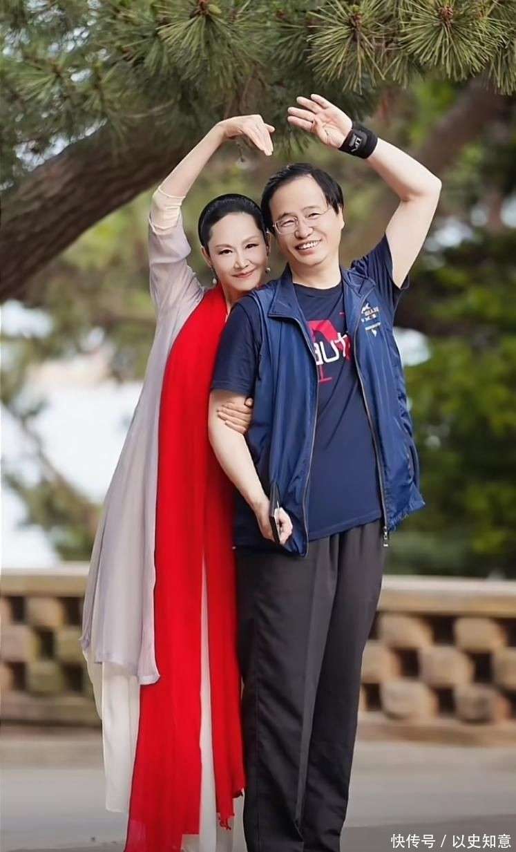 别墅做饭颠勺打蛋样样精通二婚老公年轻帅气人生就是博-尊龙凯时59岁于文华在北京(图8)