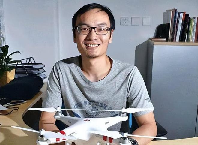 全球领着大疆硬刚美国身价直逼500亿！z6尊龙网站登录入口汪滔：八年持续登顶