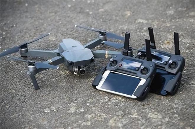 全球领着大疆硬刚美国身价直逼500亿！z6尊龙网站登录入口汪滔：八年持续登顶(图8)