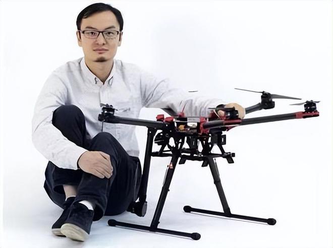 全球领着大疆硬刚美国身价直逼500亿！z6尊龙网站登录入口汪滔：八年持续登顶(图14)